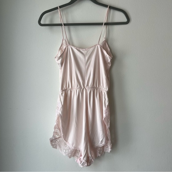 Vintage Pale Pink Lace Romper Teddy | Coquette Lingerie Sleepwear Small feminine - Picture 5 of 10